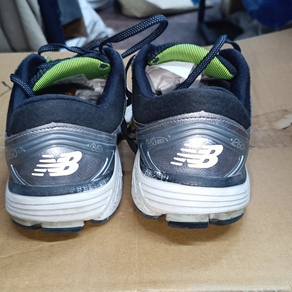 New Balance Men's FuelCell 1260 V7 Running Shoe - Picture 4 of 13